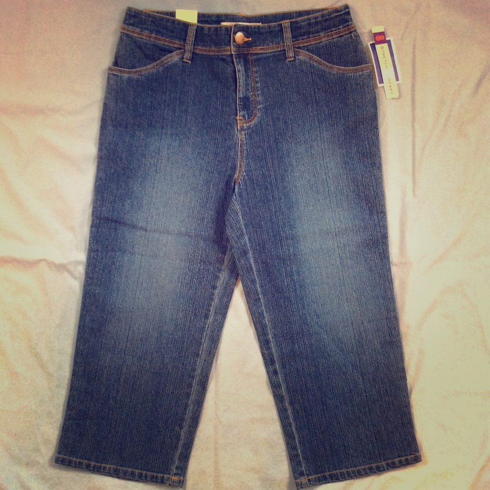 Jeans Capris 10 Bill Blass Designer Stretchy NWT!